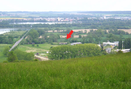 Pohled na pěchotní srub MO-37 v blízkosti tvrze